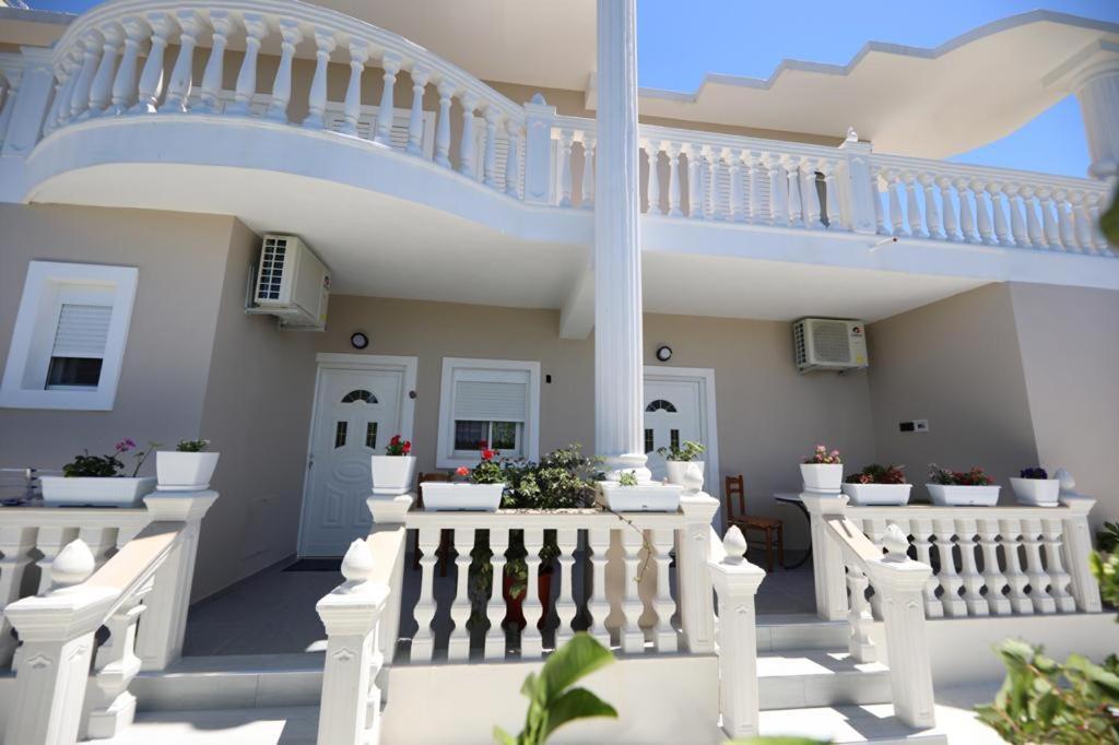 Guest House Narta Vlorë Buitenkant foto