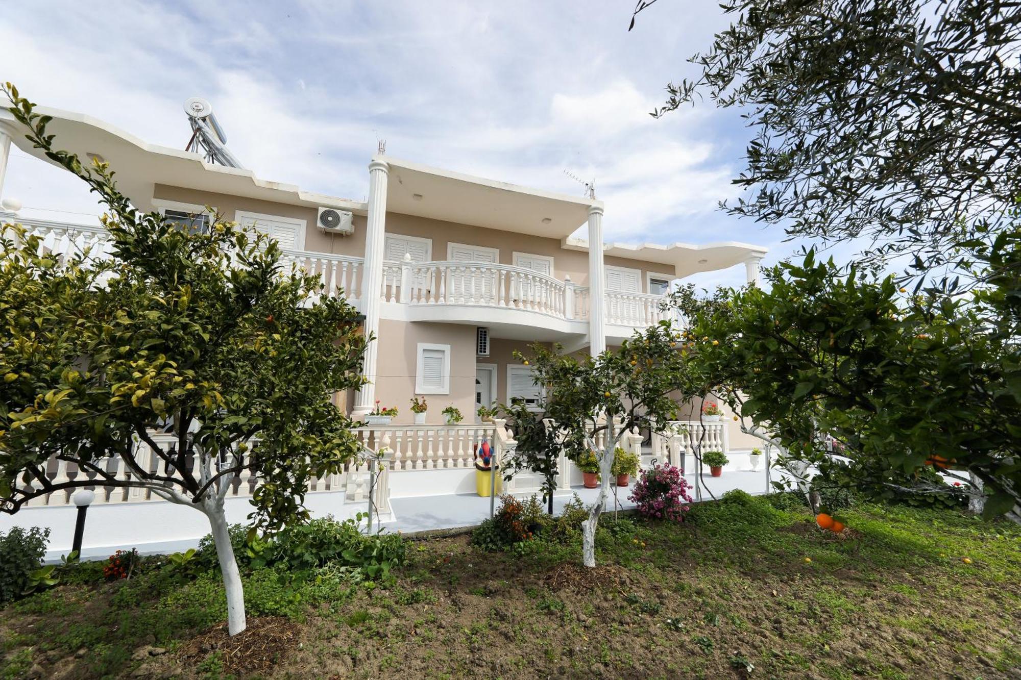 Guest House Narta Vlorë Buitenkant foto